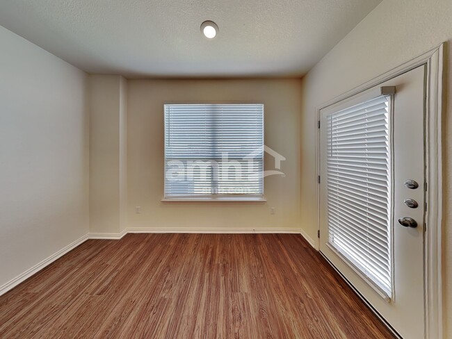 Photo - 2725 Wolfcreek