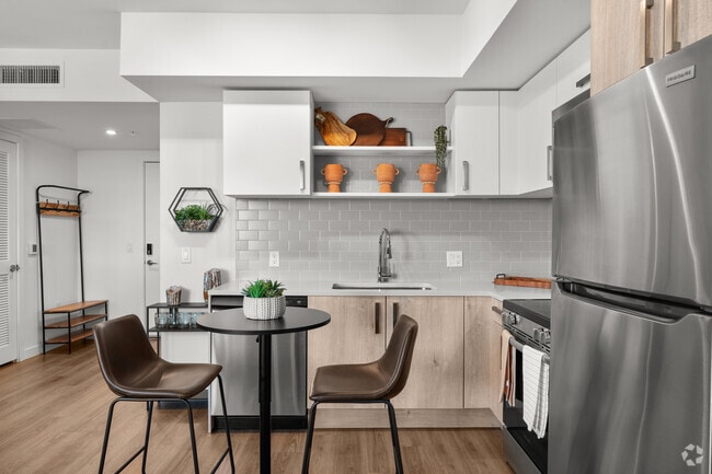 Studio - 451SF - Kitchen - OLD TOWN SQUARE