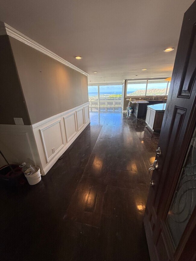 Photo - 1627 Paula Dr Unit Upstairs