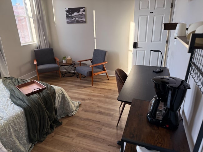 Photo - 1618 E Biddle St