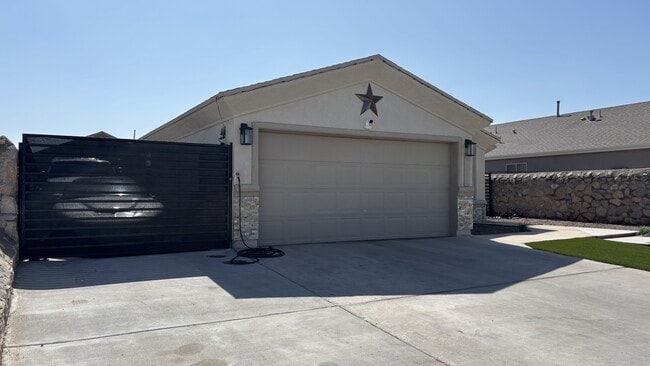 Photo - 11613 Flor Galatea Wy