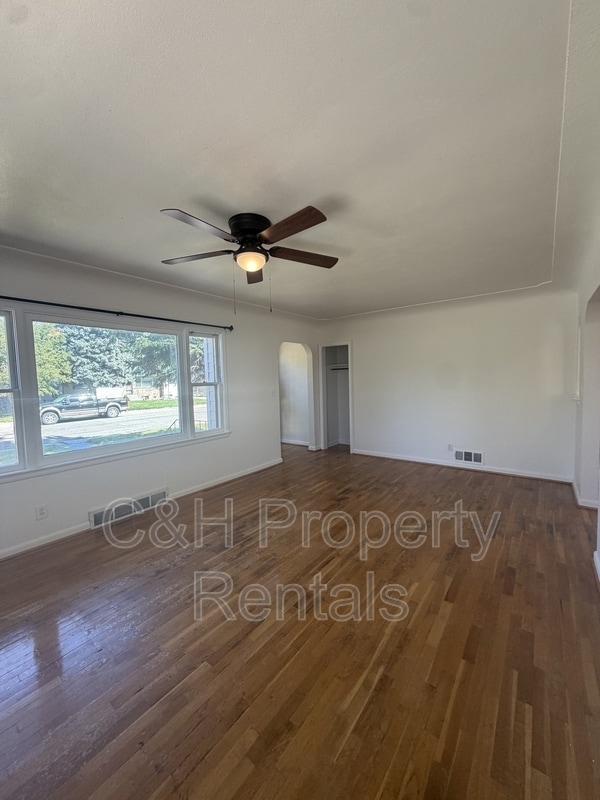 Photo - 2032 Avenue B