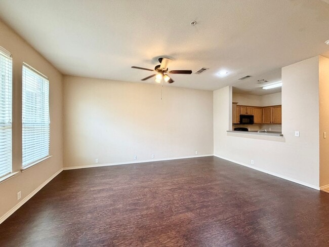 2224 Stonepark Pl