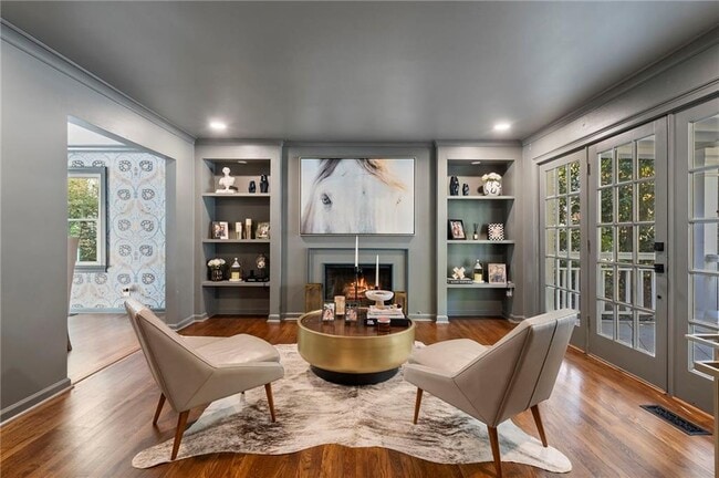 Photo - 2373 Virginia Pl NE