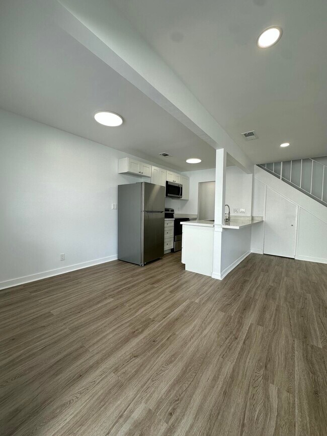 Photo - 103 E Tiffany Dr Unit 2