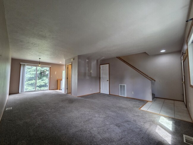 Photo - 111 N Pondera Ave