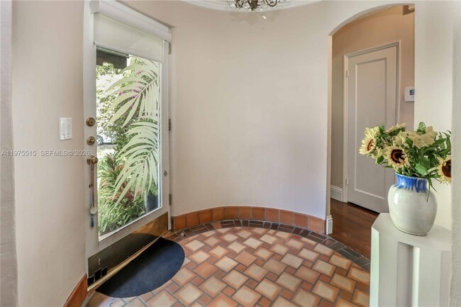 Photo - 1260 La Mancha Ave