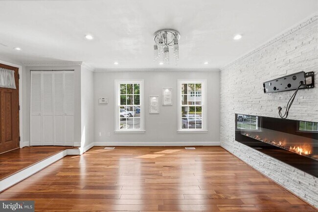 Photo - 8562 Tyrolean Way
