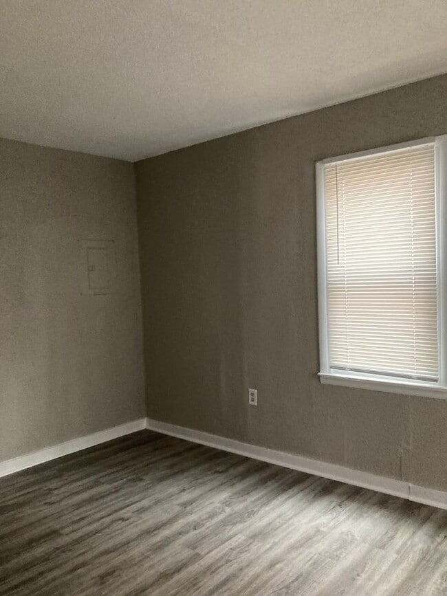 Photo - Coming soon 11/17/2025- 2 bedroom house wi...