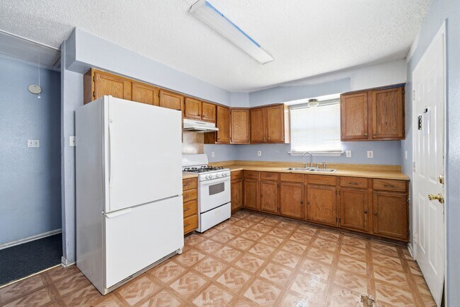 Photo - 406 E 34th St