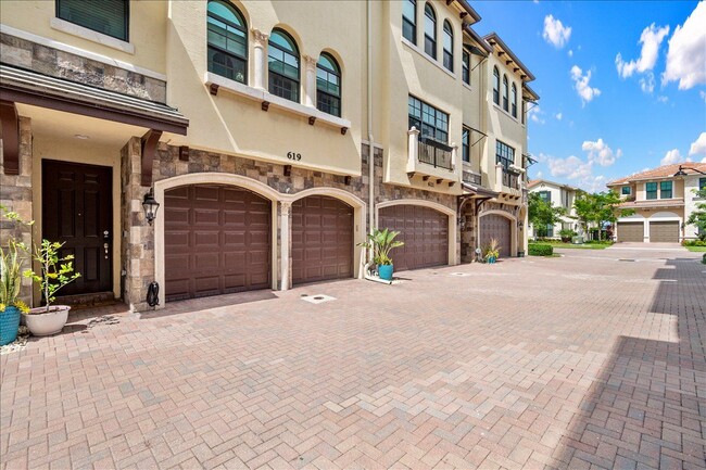Photo - 619 Windward Cir S Townhome