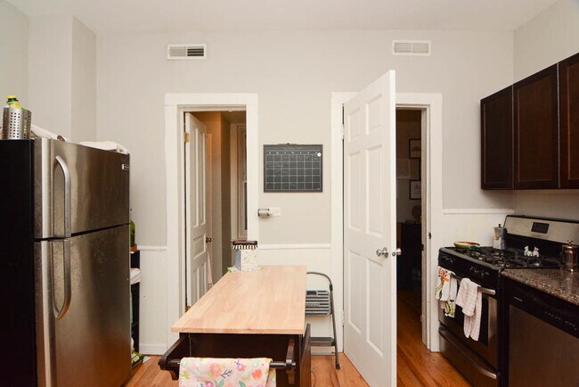 Photo - 1248 N Greenview Ave