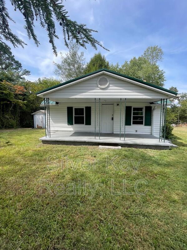 Building Photo - 1209 Hilltop Dr NE