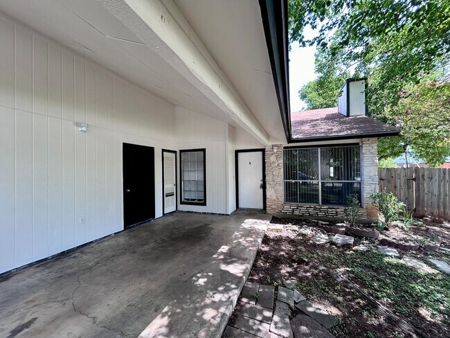 Photo - 1500 No Mor Cove Unit B