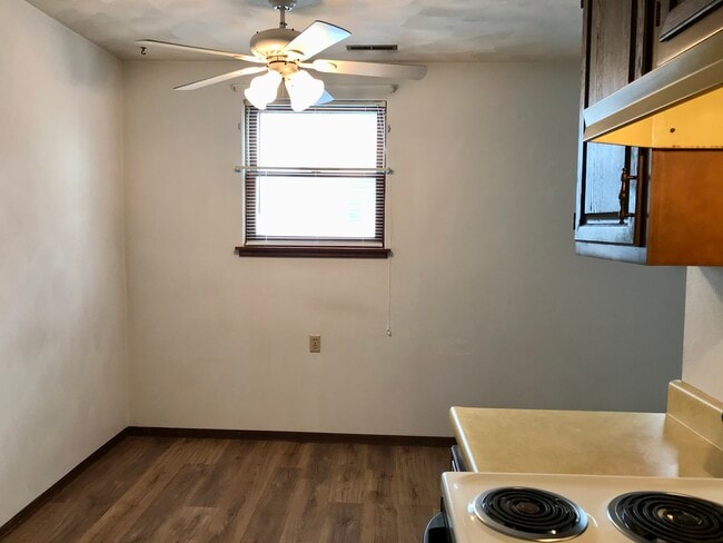 Dining Walcott Manor Apartments