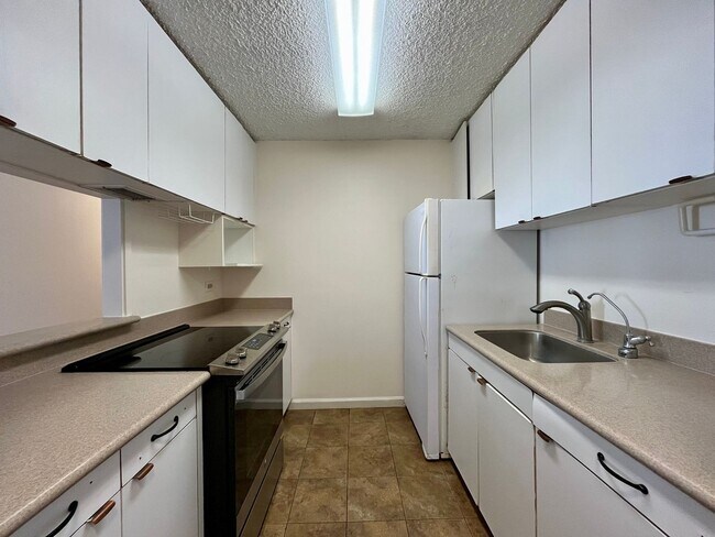 Ala Moana Tower: 1 Bed, 1 Bath, 1 Parking ... - Ala Moana Tower: 1 Bed, 1 Bath, 1 Parking ... Condo Unit 1204
