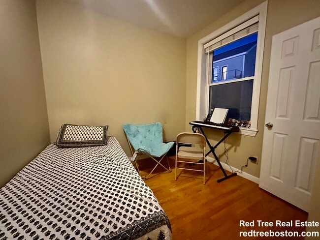 Photo - 17 Highgate St Unit 4