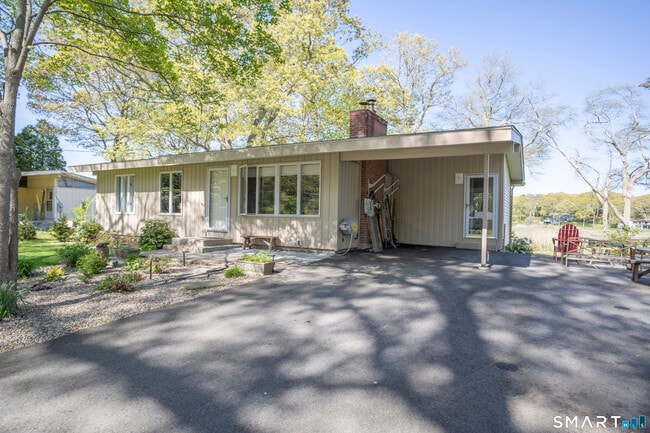 Building Photo - 18 Cedarwood Ln