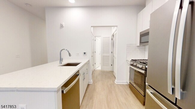 Photo - 1181 Morris Ave Unidad 101