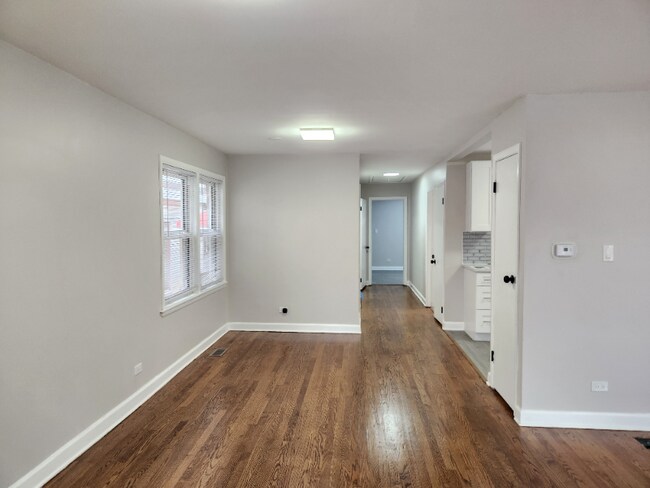 Photo - 11361 S May St