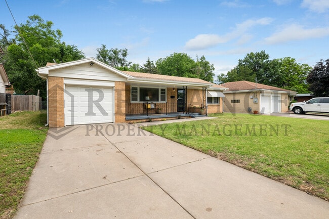 Photo - 1850 S Erie St