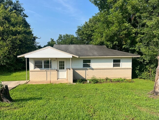 Building Photo - Three Bedroom Home Within Walking Distance to Alabama A&M