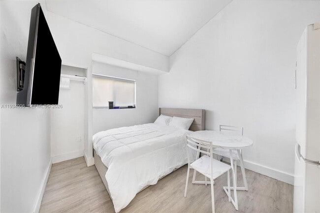 Photo - 2520 SW 20th St Unit 1