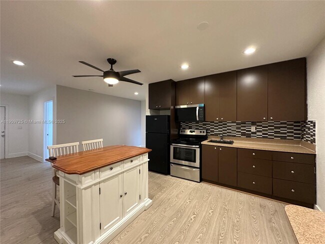 Photo - 108 NW 2nd Ave Unit D