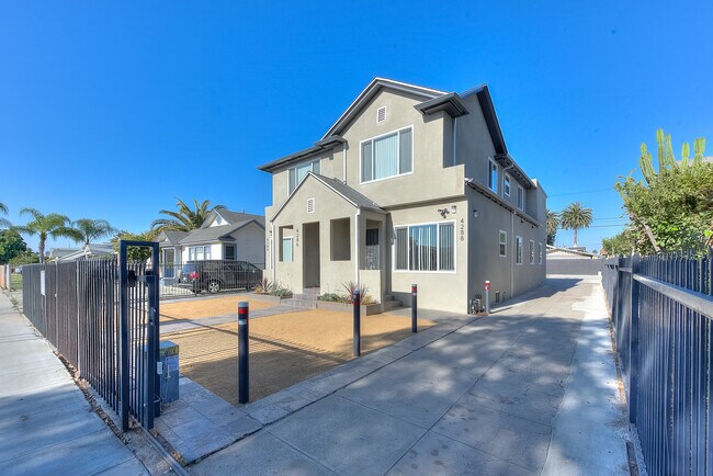 Photo - 4288 S Hobart Blvd Unit 4288