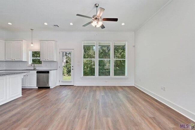 Photo - 3 Bed, 2.5 Bath Home Near LSU!