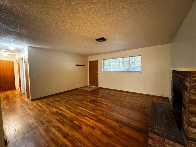 Photo - 3 Bedroom 2 Bath Home Located in Arcata!