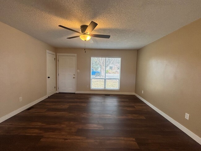 Photo - 5 Bed, 2 Bath Ranch-style w/ A/C! - Available Now! - MileStone Real Estate Services