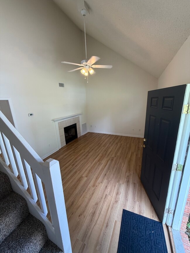 1005 Carrin Dr