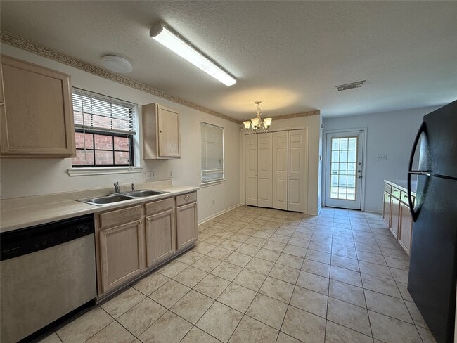 Photo - 13834 Trumpetvine St