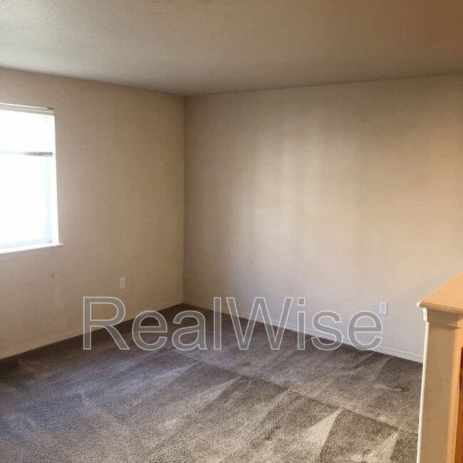 Photo - 2621 NW Cedar Ave