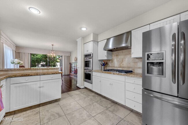 Photo - 4953 Lakeridge Terrace W