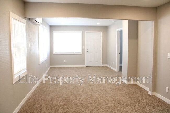 Photo - 1639 E Orman Ave