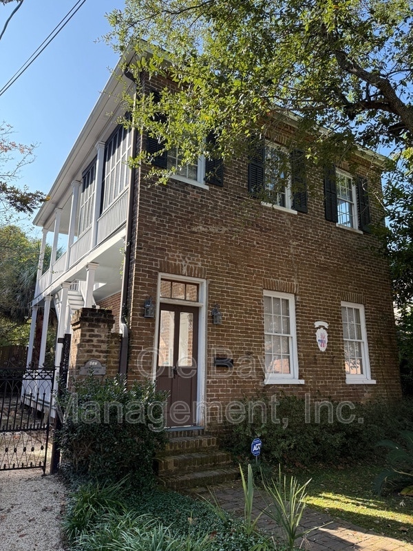 Building Photo - 257 Adams St Unit B