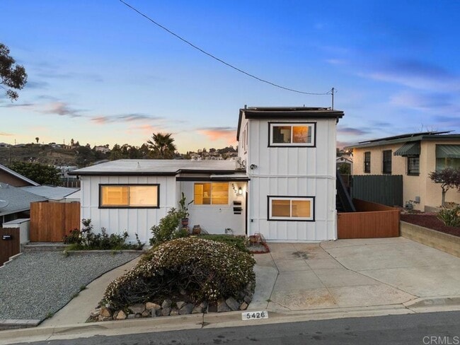 Spacious Remodeled Home with Separate Apar... - Spacious Remodeled Home with Separate Apar...