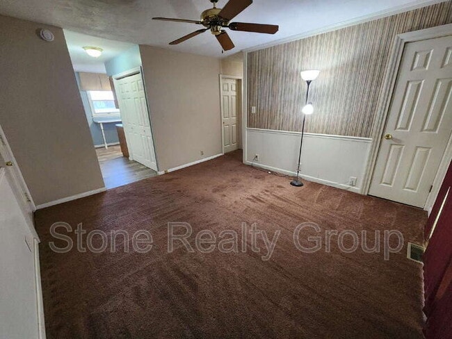 Photo - 7401 S Pine Hill St