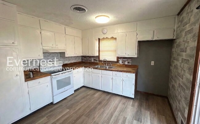 Photo - 1816 Doman Cir