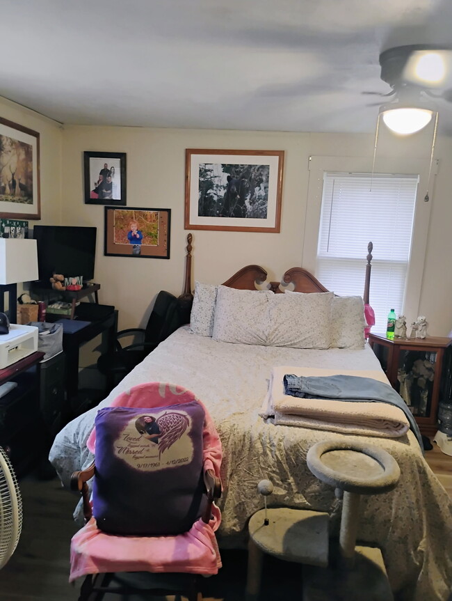 Photo - 450 Stuart St