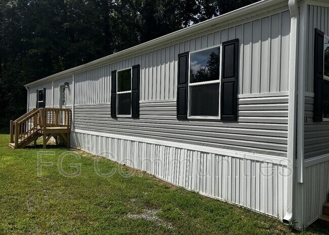 Photo - 2844 Maple Ave