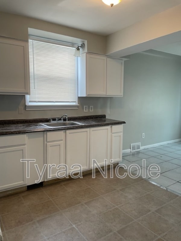 Photo - 9936 Montrose St