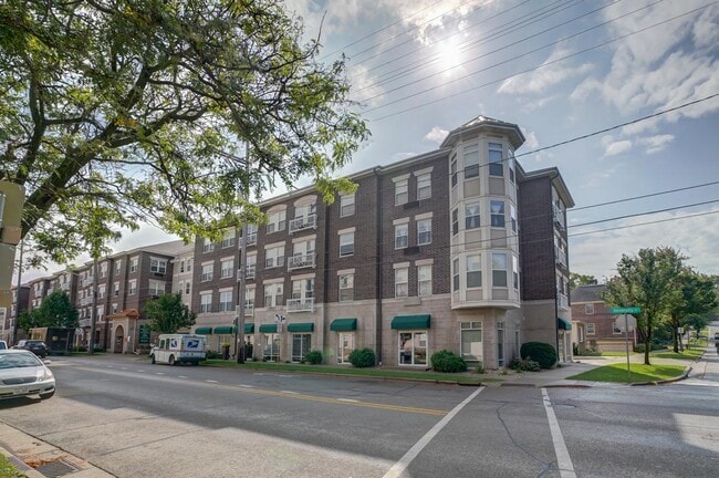 Old University Place - Old University Place Apartments