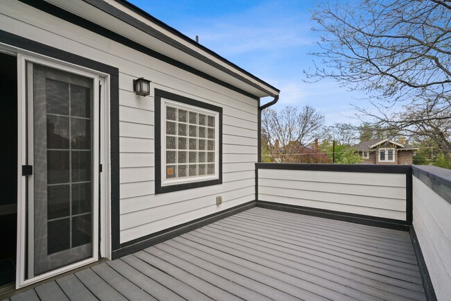 Photo - 2370 Elm St