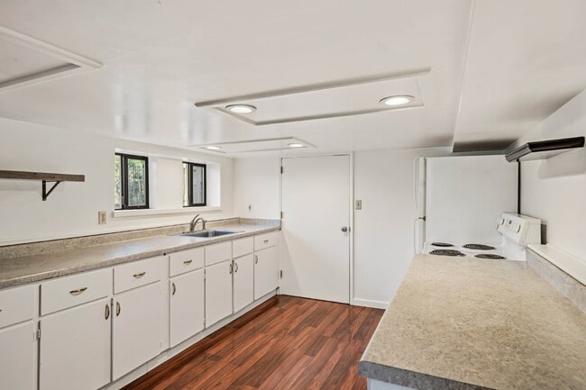 Photo - 248 Walker Ave Unidad B