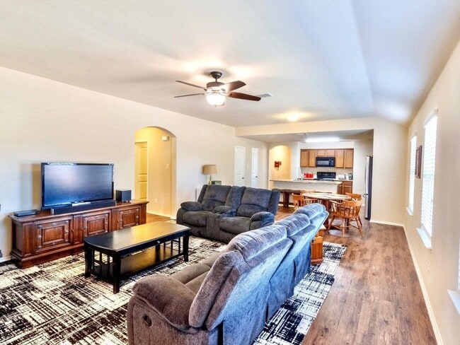 Photo - 1407 Pampa Grass Dr