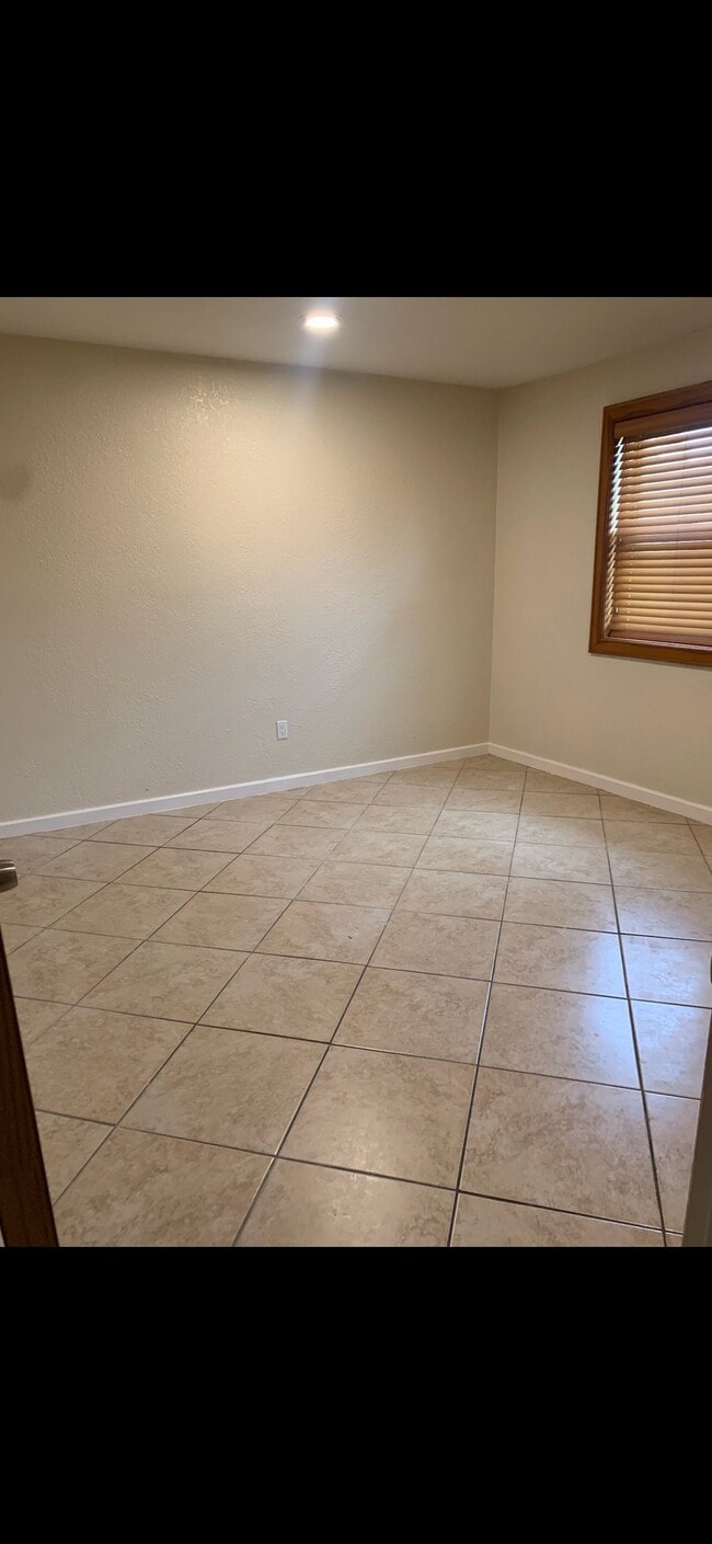 Photo - 384 SW 17th Terrace