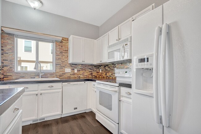 Photo - 10574 Country Park Point